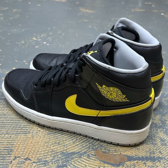 Nike Air Jordan 1 Mid Yellow 554724-070 9.5 Black Del Sol - Picture 4 of 11